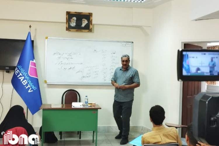 عوامل موثر بر آینده هنرجویان شاعر عوامل موثر بر آینده هنرجویان شاعر