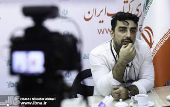 نمایش‌نامه تاریخ مصرف ندارد/ فروش بالای «نمایش‌نامه‌های شاعر» پس از فوت احمدرضا احمدی
