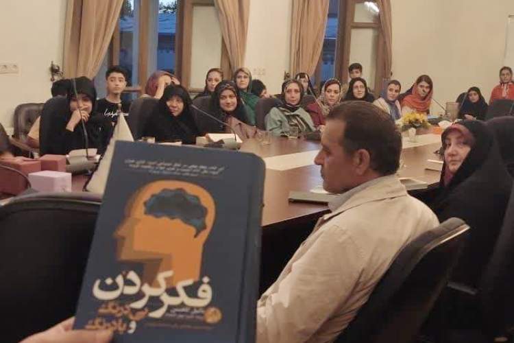 اجرای طرح «هرخانه، یک فرهنگسرا» توسط انجمن خانه‌داران کتابخوان در تبریز