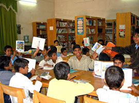 مدارس منطقه پنج مهمان كتابخانه نور مي‌شوند