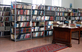 تنها كتابخانه شهر خضري، با كمبود منابع روبه‌روست