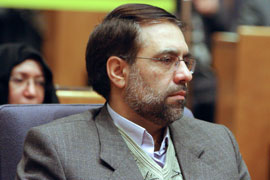 اهالي «فدافن» و «يونسي» صاحب كتابخانه مي‌شوند