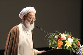 آيت‌الله امامي كاشاني: نويسندگان كتاب‌هاي ديني از استدلال و جاذبه استفاده كنند