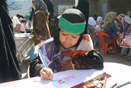 60 نقاشي برتر كودكان با موضوع غزه كتاب مي‌شود