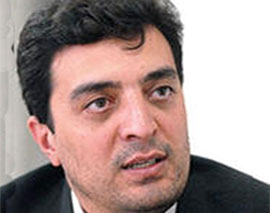 تدريس نويسنده كتاب‌هاي ورزشي در كارگاه  روابط عمومي