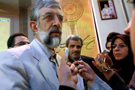 ناديده گرفتن نسخ‌ خطي، انكار هويت فرهنگي ملت است