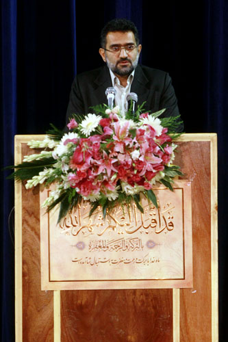 بايد از تمام ابزارها از جمله كتاب براي گسترش فرهنگ وقف استفاده كرد