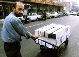 خيابان ظهيرالاسلام، از تفرجگاه سلطنتي تا رنگ و لعاب كاغذ