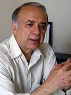 تبلور واقعيت‌هاي جامعه در «مي‌نگريم و مي‌رويم»