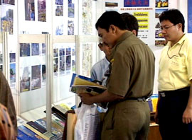 كتابخانه فرحزاد، كتاب اهدايي مي‌پذيرد