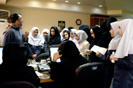 حضور نوجوانان مدرسه‌ی «ميثاق» در ايبنا نوجوان