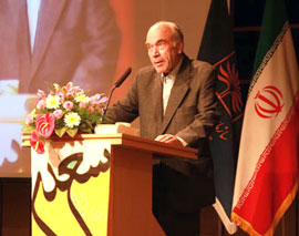 داوری‌اردکانی: سعدی آغازگر عصری جدید است