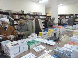 سقزی‌ها به استقبال هفته کتاب رفتند