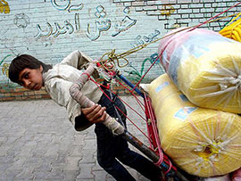 جامعه ما از نظر نوشتاری و بیانی در برابر کودکان کار خاموش است