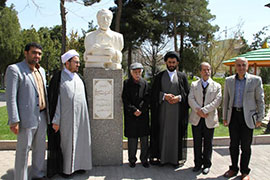 رونمایی از سردیس محمد دبیر سیاقی در کتابخانه ملی قزوین