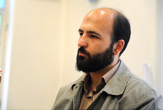 انحصارگرایی، سفارشی نویسی و محفلی شدن ادبیات دفاع مقدس در گفت وگو با احمد شاکری انحصارگرایی، سفارشی نویسی و محفلی شدن ادبیات دفاع مقدس در گفت وگو با احمد شاکری