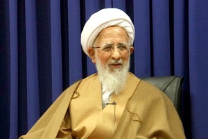 آیت الله جوادی آملی: کتابخانه‌ها و دانشمندان مسلمان، شناسنامه فرهنگی ایرانیان هستند/ حفظ آثار کهن با تبدیل کتاب‌ها به نسخه‌های دیجیتال