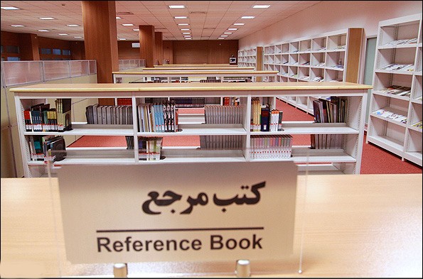 دمی با کتابخانه سوداگر در باغ موزه دفاع مقدس/ صوتی شدن کتاب‌هایی مزین به تقریظ مقام معظم رهبری اولویت کتابخانه است