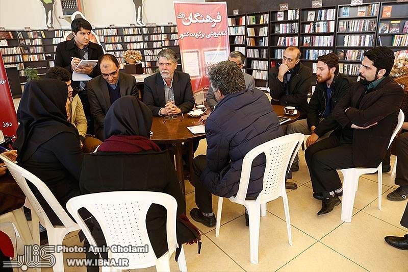 آغاز به کار فاز دوم طرح «کتابفروشی به وسعت ایران» از 22 بهمن‌ماه/ گزارش غلامی جلیسه از اجرای موفق فاز اول