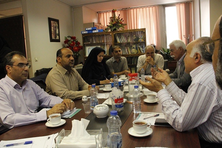 دومین جلسه کارگروه رسیدگی به مشکل مالیاتی چاپخانه‌داران برگزار شد