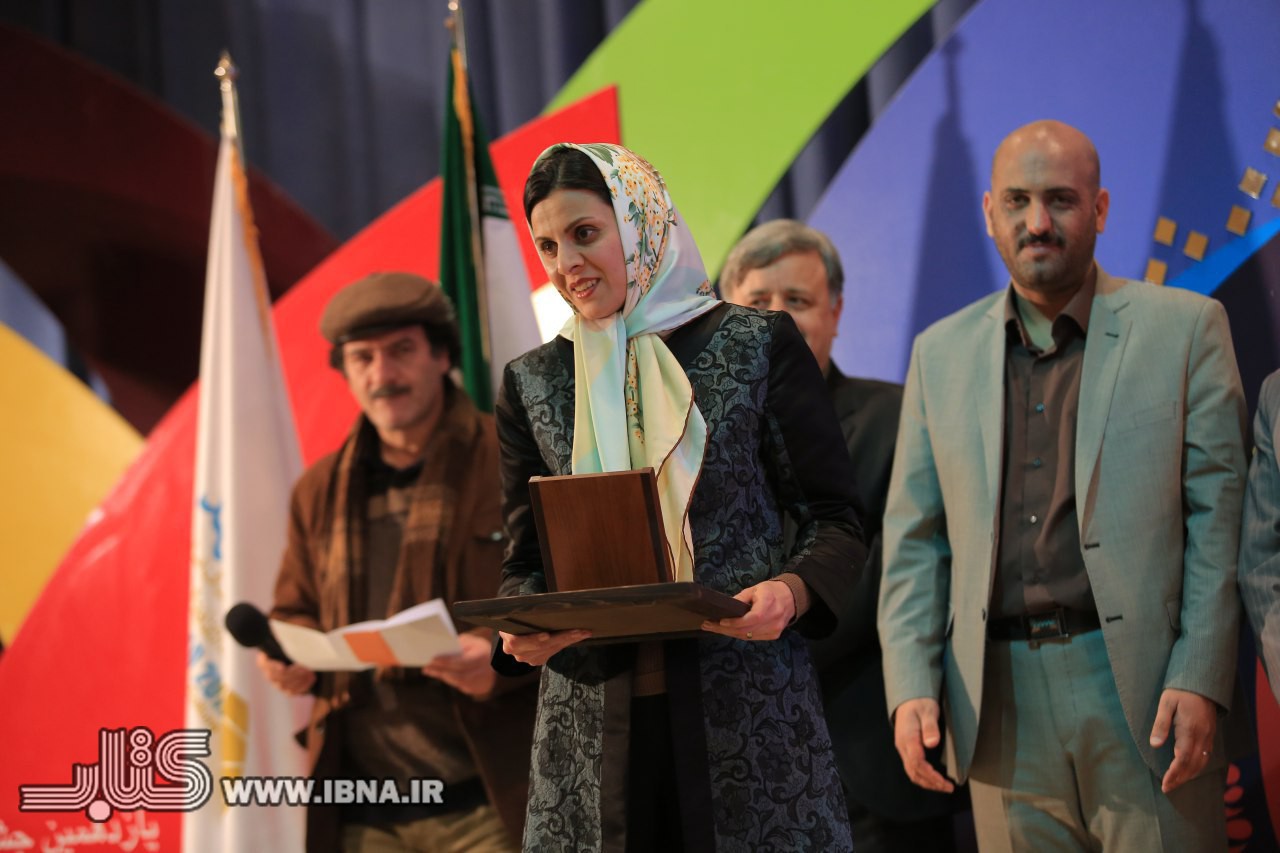 برگزیده شعر فجر خواستار توجه به  شاعران شهرستانی شد