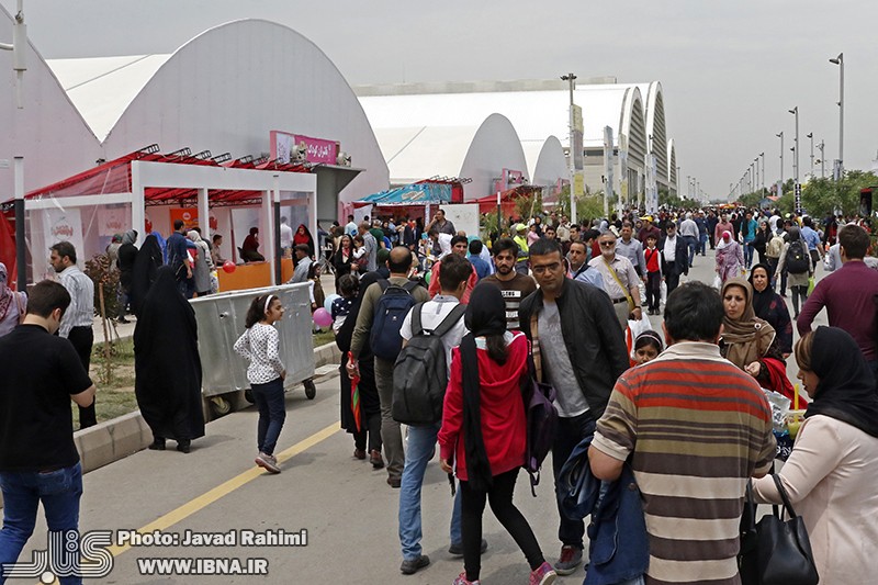 ​ناشران خسارت‌دیده از  باران منتظر مسئولان بیمه‌ و اقدام شهرداری هستند