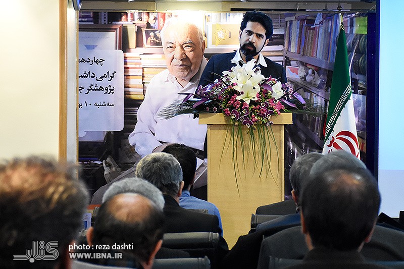 صفی‌نژاد در حوزه‌هایی کار کرده که دیگران کمتر کار کردند