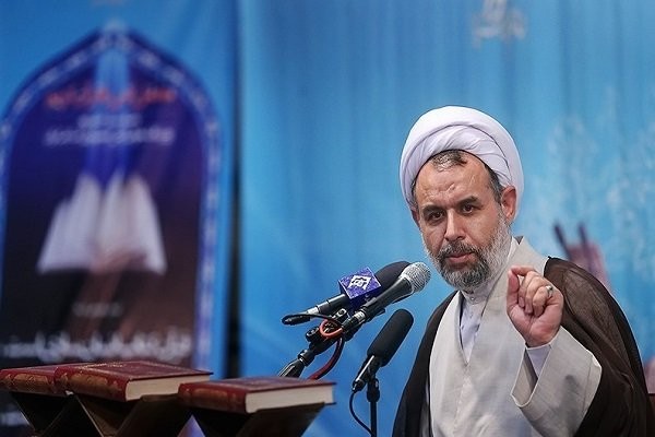 فرهنگ ایثار و فداکاری را از قرآن آموختیم
