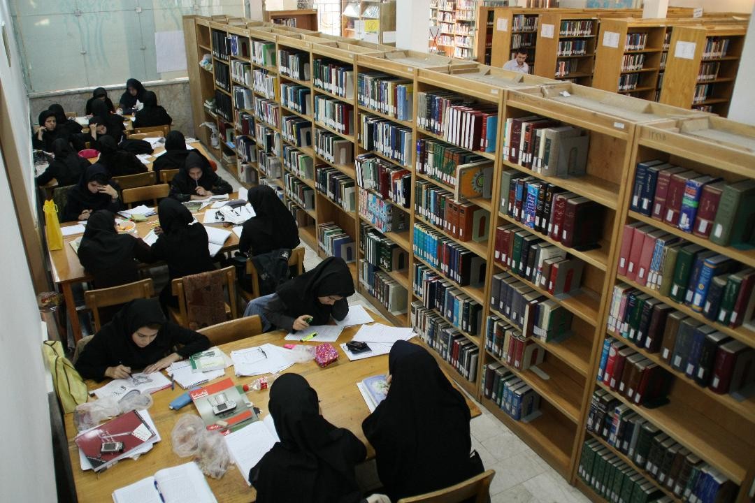 نمایش تازه‌های کتاب در کتابخانه مسجد الرضا (ع)