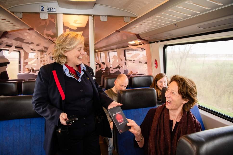 کتاب به جای بلیط/ حمل و نقل رایگان در هلند