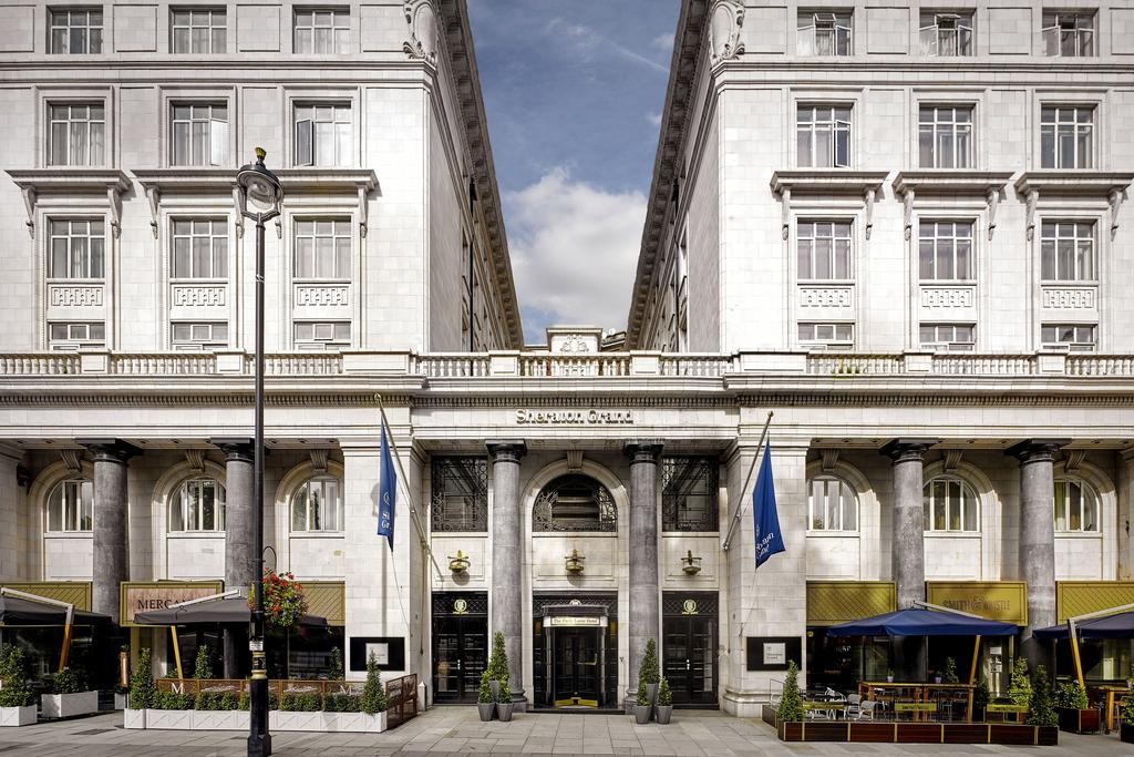 ایده جذب توریست‌های کتاب‌دوست در هتل شرایتون لندن