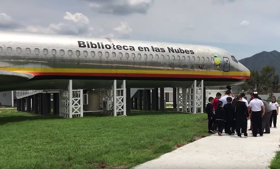 ​ تبدیل یک هواپیمای بوئینگ در مکزیک به کتابخانه‌ای برای دانش‌آموزان