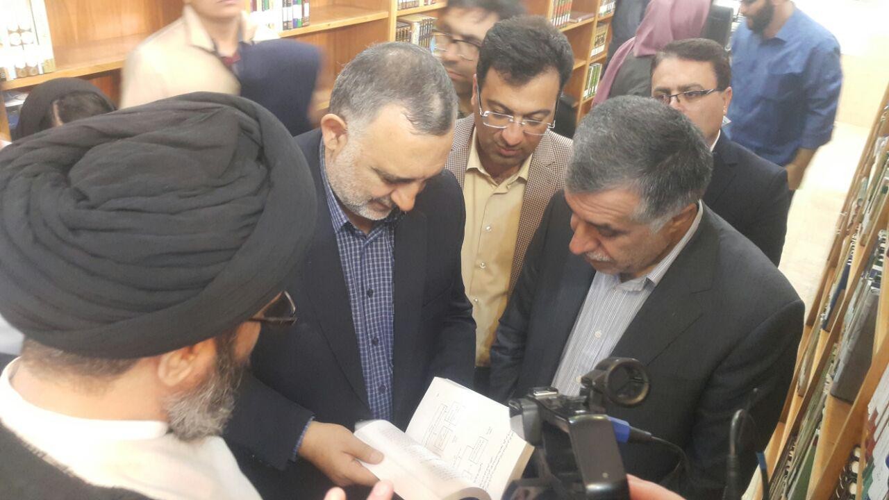جوادی از سومین کتابخانه تخصصی قرآن کریم در یزد بازدید کرد