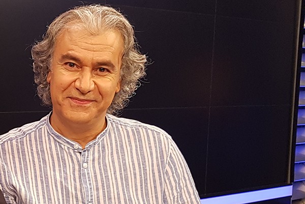 رمان‌هایم تبعیدگاه و میهن من هستند