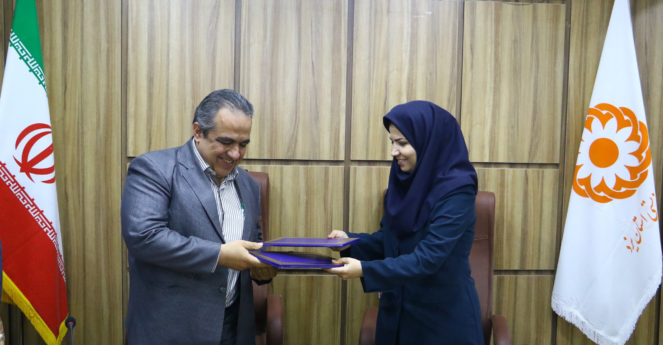عضویت رایگان افراد تحت پوشش بهزیستی یزد در کتابخانه‌های عمومی استان