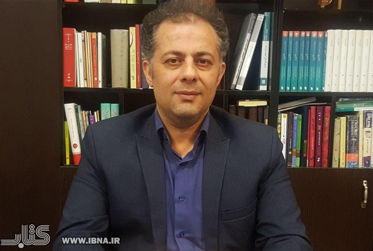 حاجی‌تقی: عرضه کتاب در فروشگاه‌های زنجیره‌ای ره بردن به ترکستان است