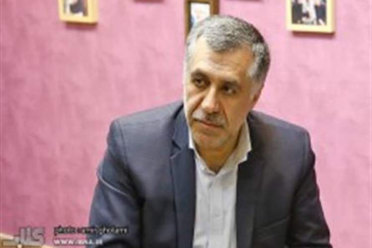 حسینی‌پور: نگران تعطیلی کتاب‌فروشی‌ها هستم