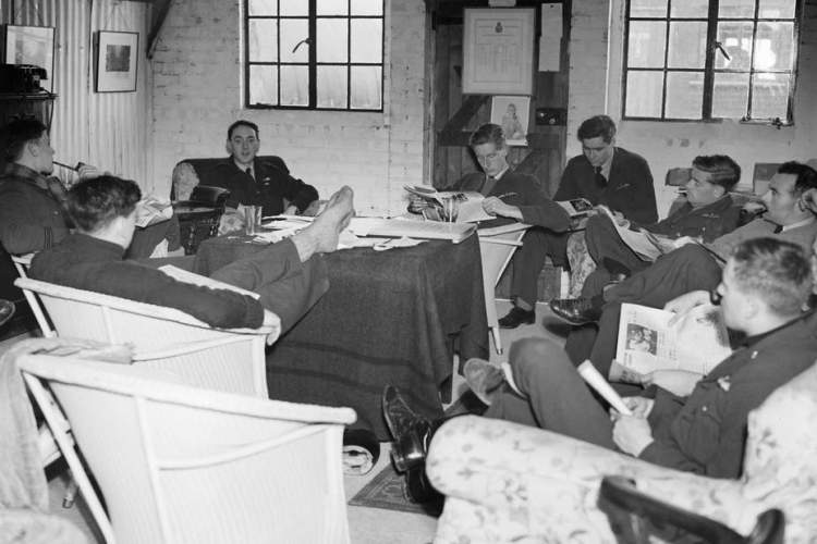 انجمن‌های کتاب آرامگاه بریتانیایی‌ها در جنگ جهانی دوم