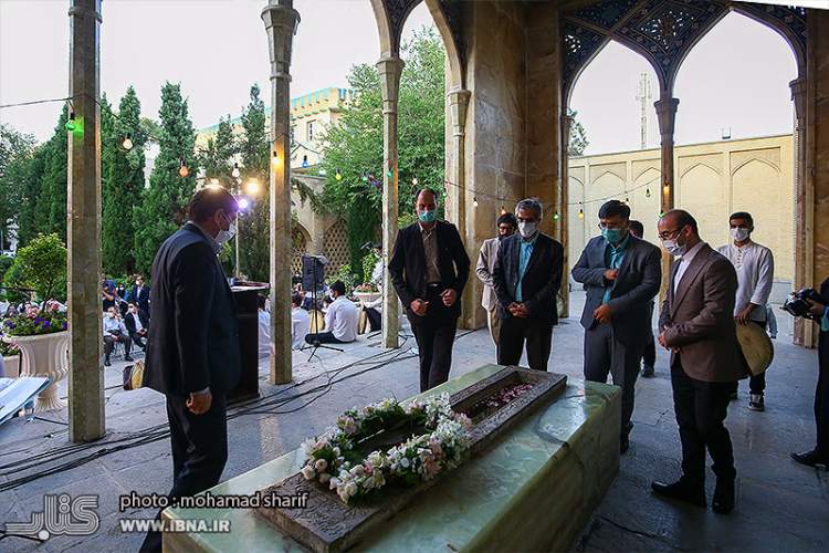 آرامگاه صائب در اصفهان همچنان مهجور است