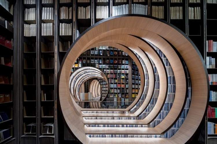 کتابفروشی تونلی شهر پکن با الهام از باغ‌های چینی