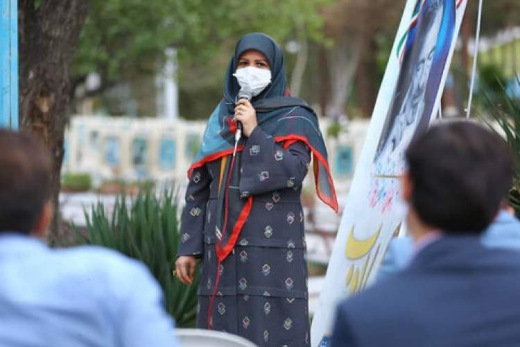 آرامگاه استاد جلال‌الدین همایی باید در شان او باشد