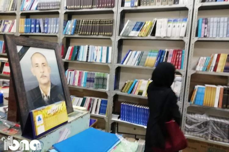 آشنایی با نوستالژیک‌ترین کتابفروشی بوشهر/ «سبحان» با 500 تومان راه‌اندازی شد