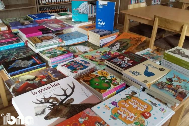 اهدای 1400 جلد کتاب به 3 روستای دوستدار کتاب در فارس