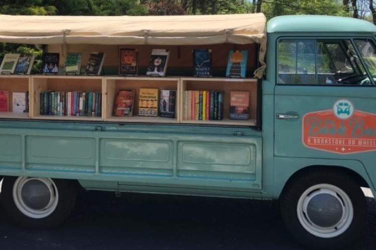 آمازون اتوبوسی به نفع کتابخانه مدارس ابتدایی