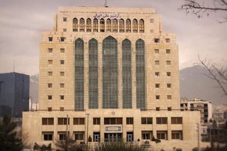 اهدای اسناد تاریخی به خط هاشمی رفسنجانی به سازمان اسناد