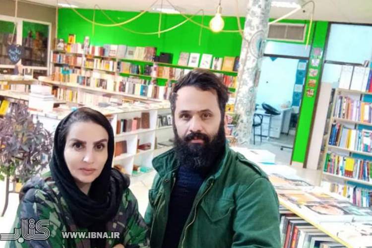 تلاش زوج کتاب‌فروش برای مبارزه با بازار کتاب‌های قاچاق