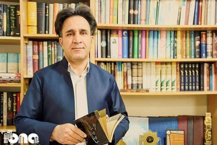 نویسنده کرمانشاهی 1000 جلد از کتاب‌هایش را به زندانیان اهدا کرد