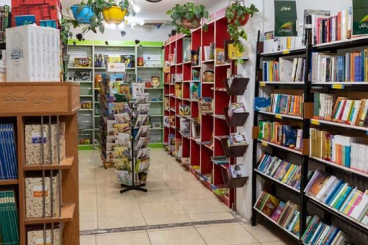 تابستانه در زنجان؛ یخ کتابفروشی‌ها آب شد