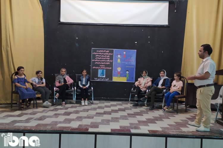 یک باشگاه کتابخوانی در دهگلان در میان نامزدهای پنجمین جام باشگاه‌های کتابخوانی