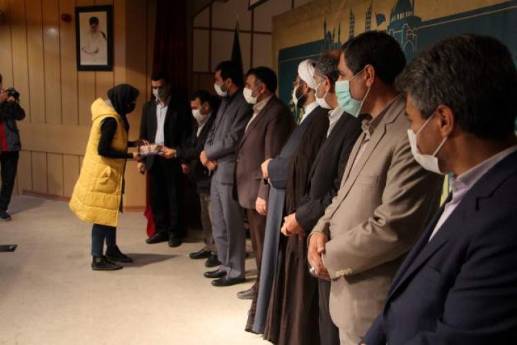 برگزیدگان جشنواره ادبی «شهری در آسمان» در زنجان تجلیل شدند